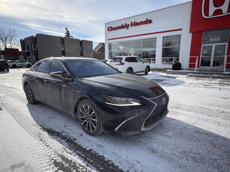 2019 Lexus ES 300h CUIR I TOIT OUVRANT I SIEGES CHAUFFANTS ET VENTILÉS I MAGS I CAMERA I SECURITE ACTIVE in , Quebec
