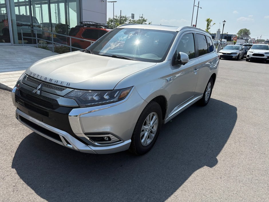 Mitsubishi OUTLANDER PHEV SEL HYBRIDE BRANCHABLE ECONOMIE ET DISTANCE 2020 à , Québec
