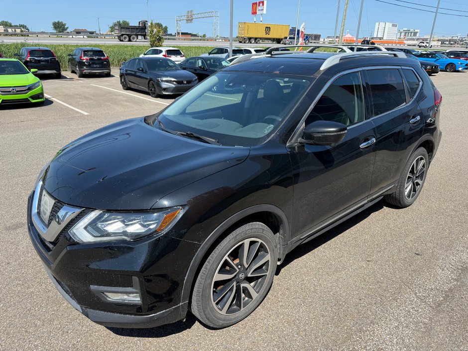 2017 Nissan Rogue SL/AWD/16 DOSSIERS ENTRETIENT/JAMAIS ACCIDENTÉ in Montréal, Quebec