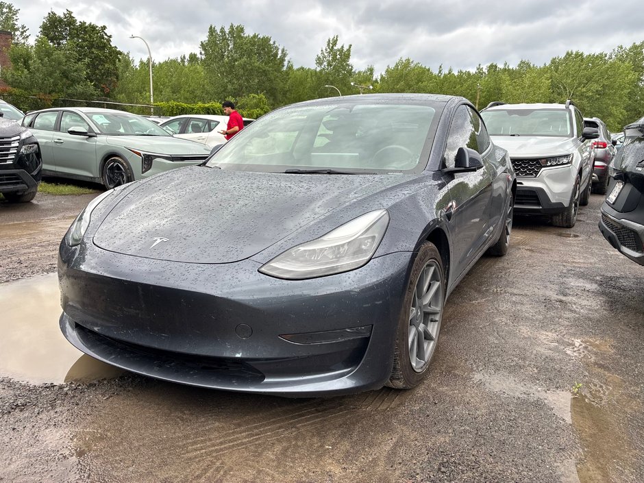 2023 Tesla Model 3 Standard Range Plus in Montréal, Quebec