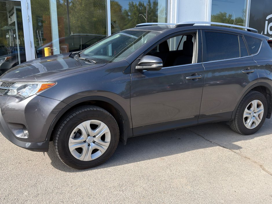 Toyota RAV4 LE 2015 à Montréal, Québec
