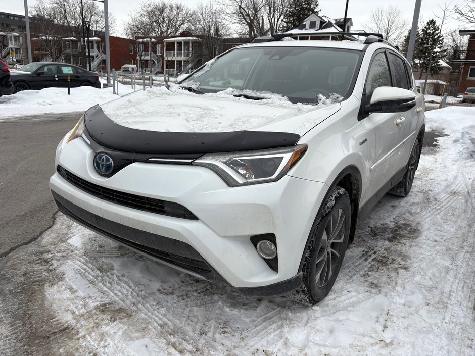Toyota RAV4 HYBRID LE+ 2018 à Montréal, Québec
