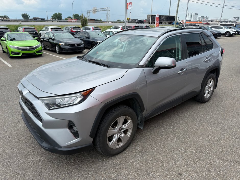 2021 Toyota RAV4 XLE/AWD/UN PROPRIÉTAIRE in Montréal, Quebec