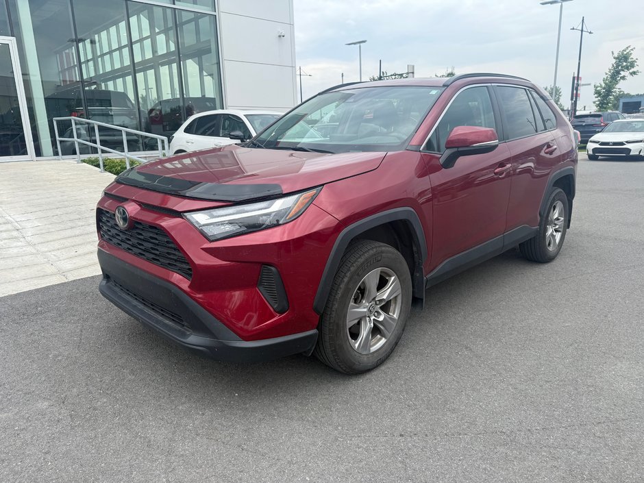 Toyota RAV4 XLE 2023 à Montréal, Québec