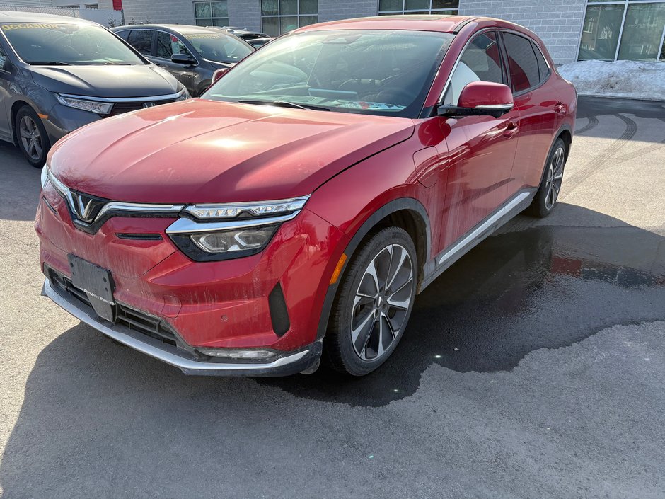 2024 VinFast VF 8 plus 17 300 KM  8 PNEUS in Lachenaie, Quebec