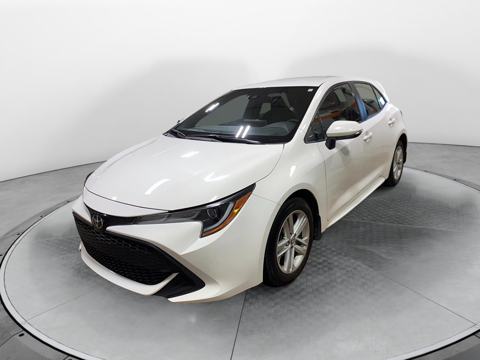 2022 Toyota Corolla Hatchback in Baie-Comeau, Quebec - w940px