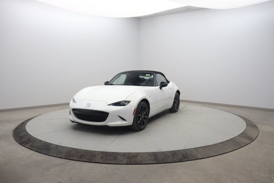 2017 Mazda MX-5 in Jonquière, Quebec - w940px