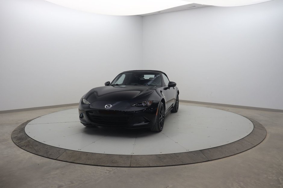 2023 Mazda MX-5 in Sept-Îles, Quebec - w940px