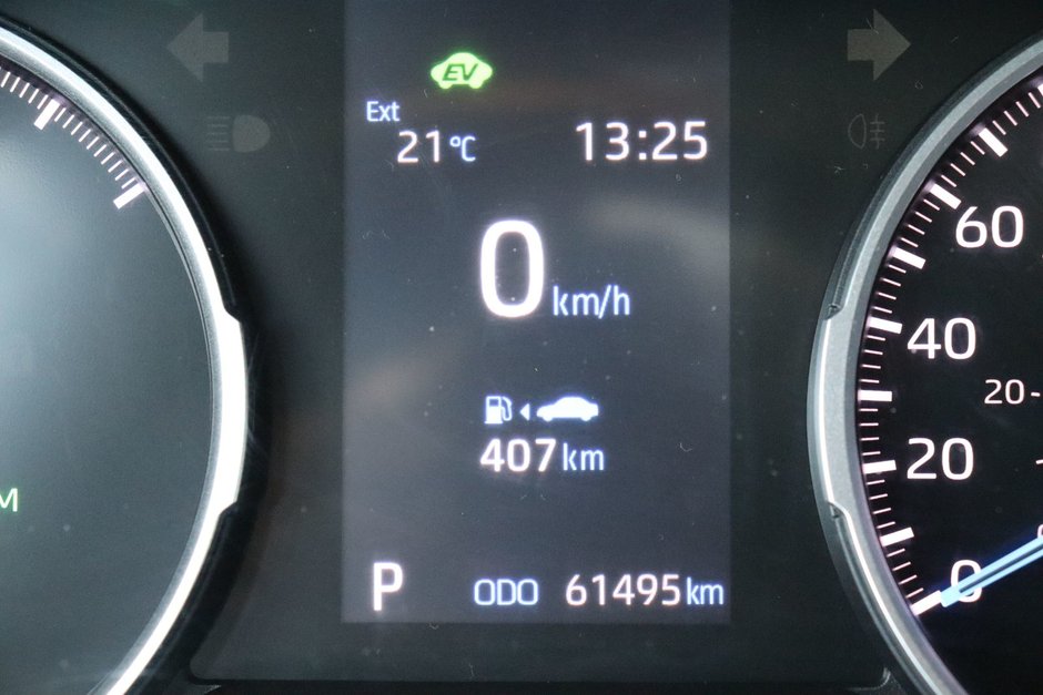 Toyota RAV4 Hybrid SE 2022-17