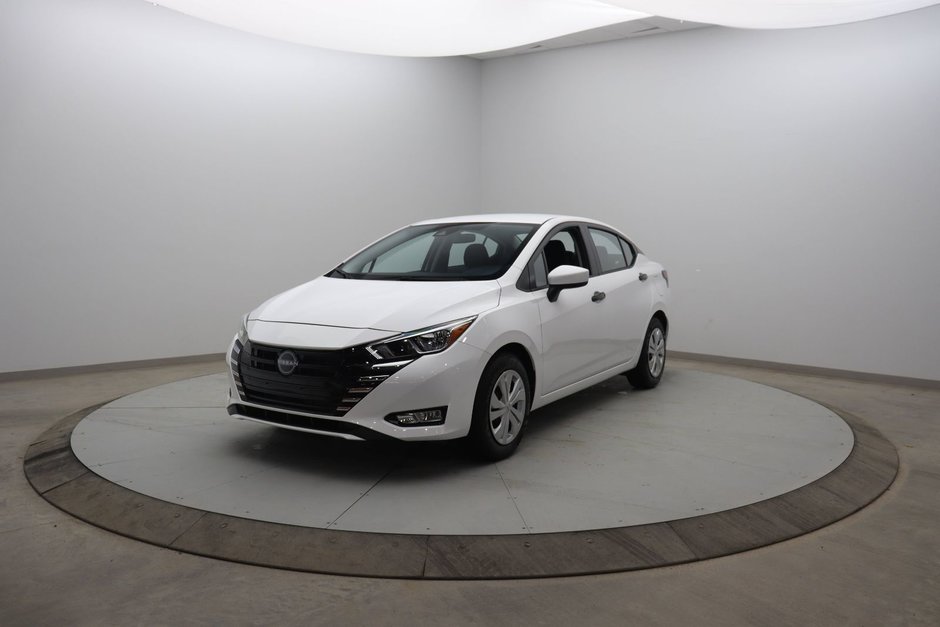 Nissan Versa  2024 à Baie-Comeau, Québec - w940px