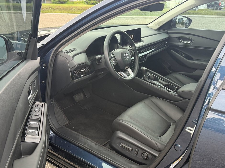 Honda Accord Hybrid Touring 2024-10