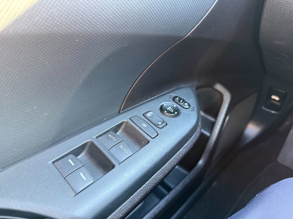 Honda Civic Hatchback LX 2020-13