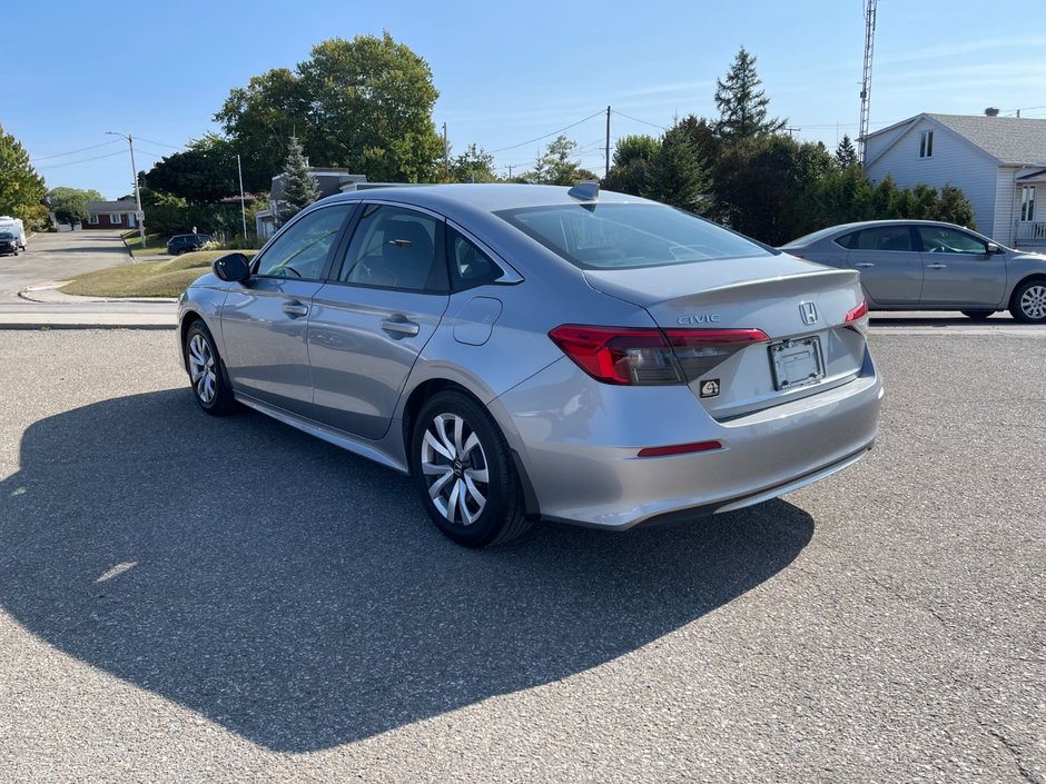 2022 Honda CIVIC LX-6