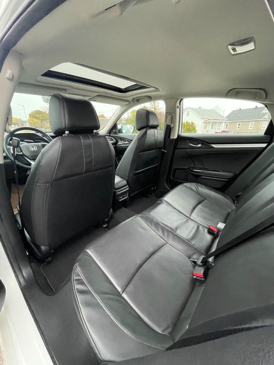 2017 Honda Civic Sedan Touring-15