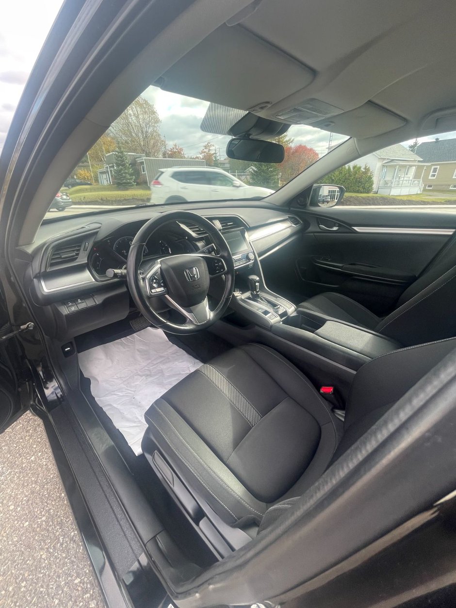 Honda Civic Sedan SE 2018-12