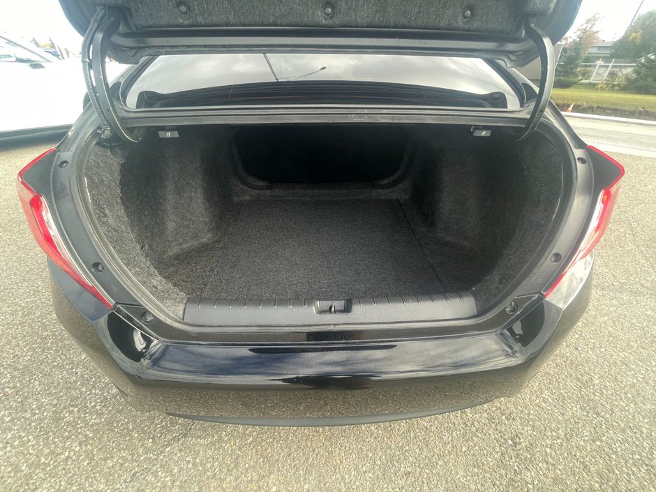 Honda Civic Sedan SE 2018-15