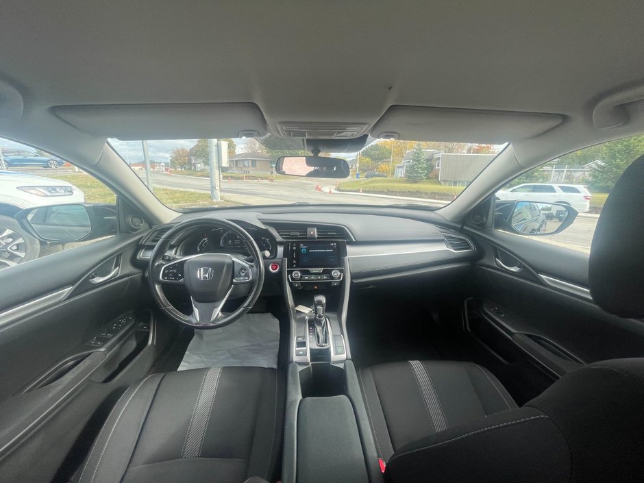 Honda Civic Sedan SE 2018-14