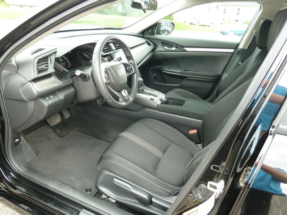 Honda Civic Sedan LX 2020-15