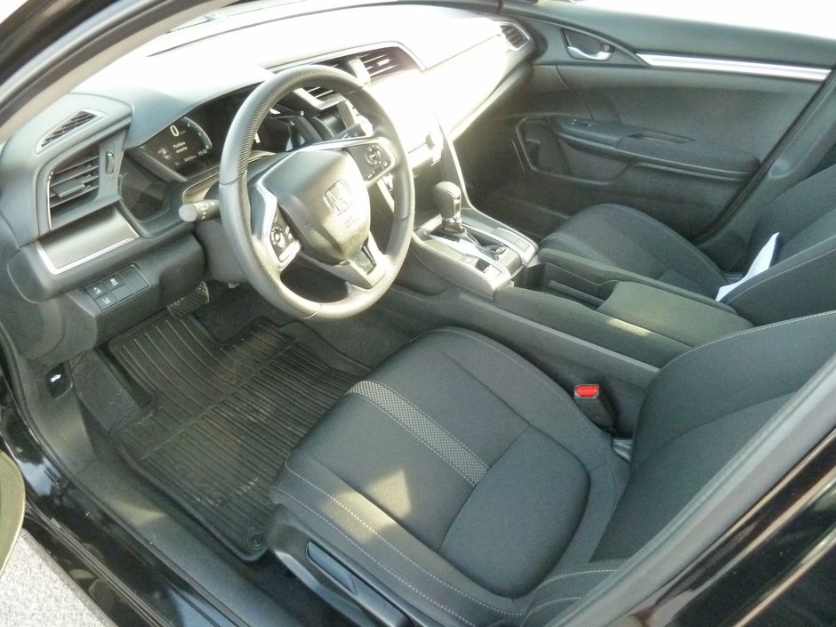 Honda Civic Sedan LX 2020-16