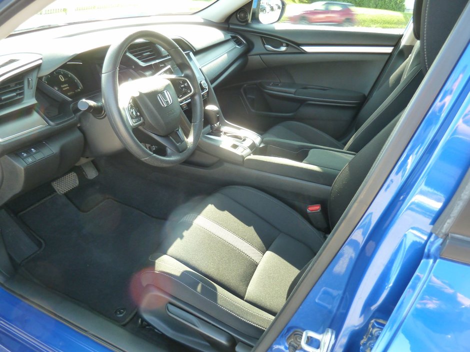 Honda Civic Sedan LX 2021-15