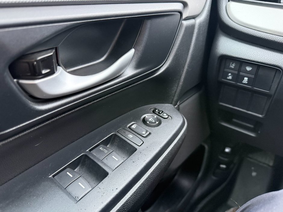 Honda CR-V LX 2019-11