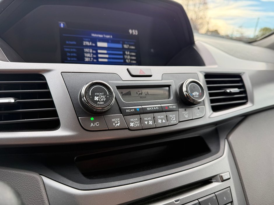 2016 Honda Odyssey SE-18