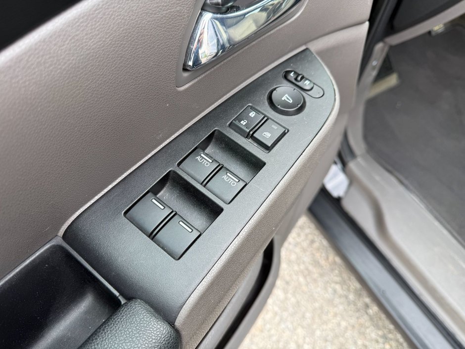 2016 Honda Odyssey SE-14