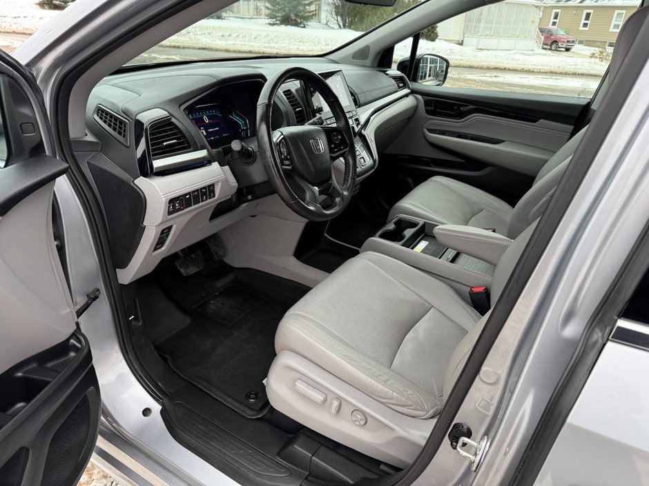 2018 Honda Odyssey Touring-14