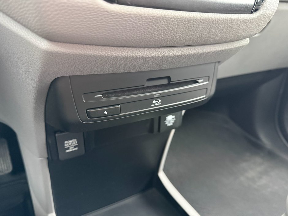 2018 Honda Odyssey Touring-18