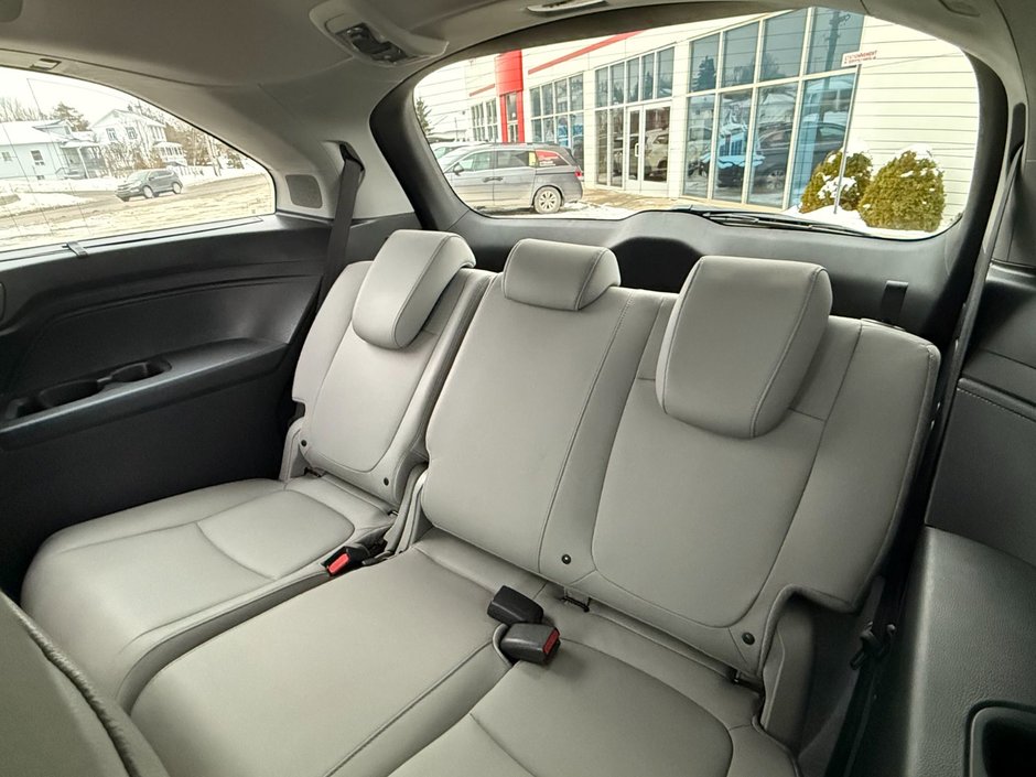2018 Honda Odyssey Touring-13