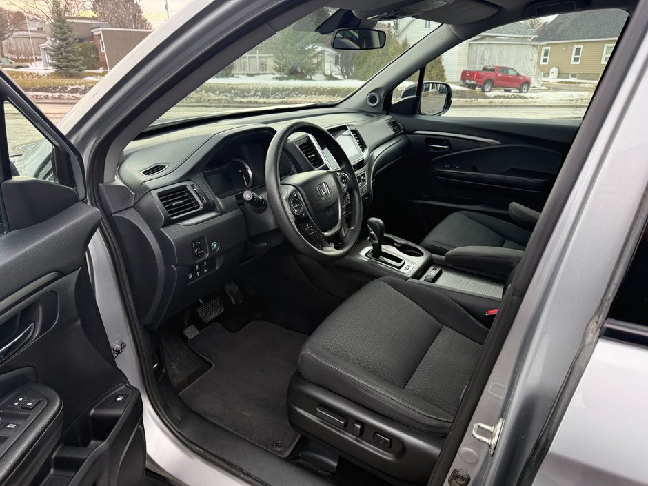 2017 Honda Ridgeline Sport-11