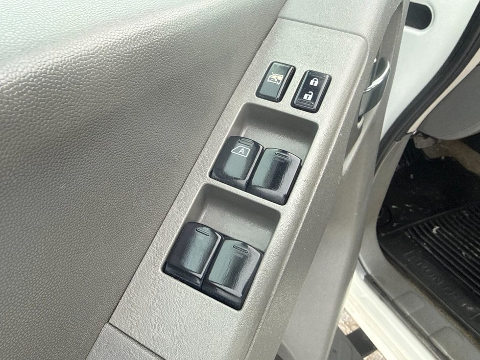 Nissan Frontier  2016-13