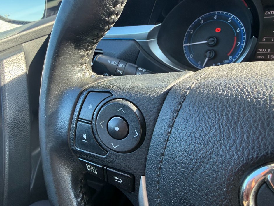 Toyota Corolla S 2015-14