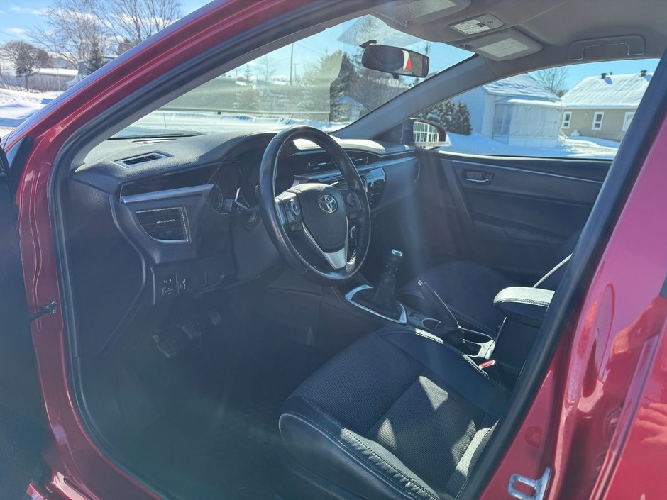 Toyota Corolla S 2015-11