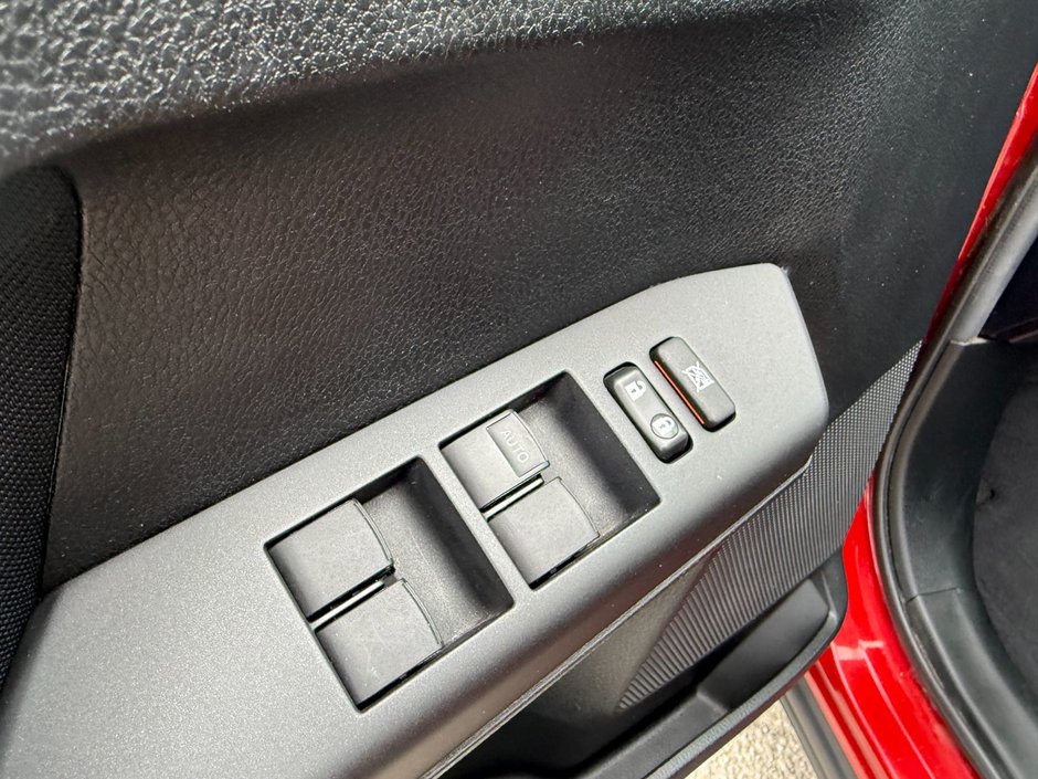 Toyota RAV4 LE 2017-13