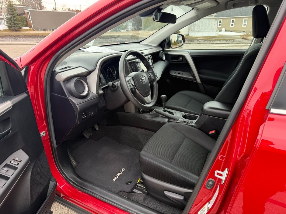 Toyota RAV4 LE 2017-12