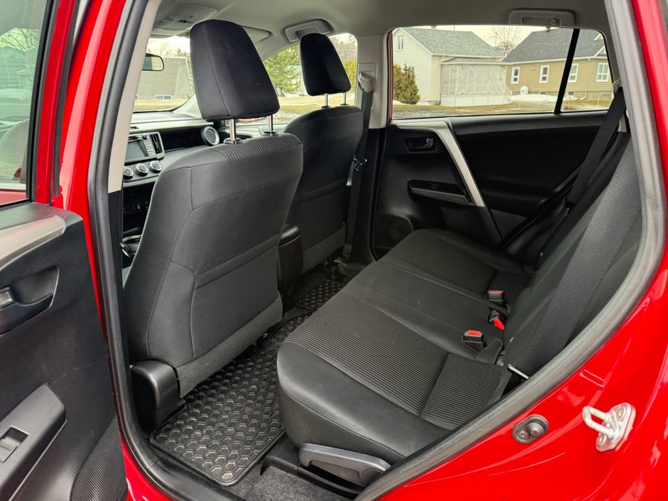 Toyota RAV4 LE 2017-11