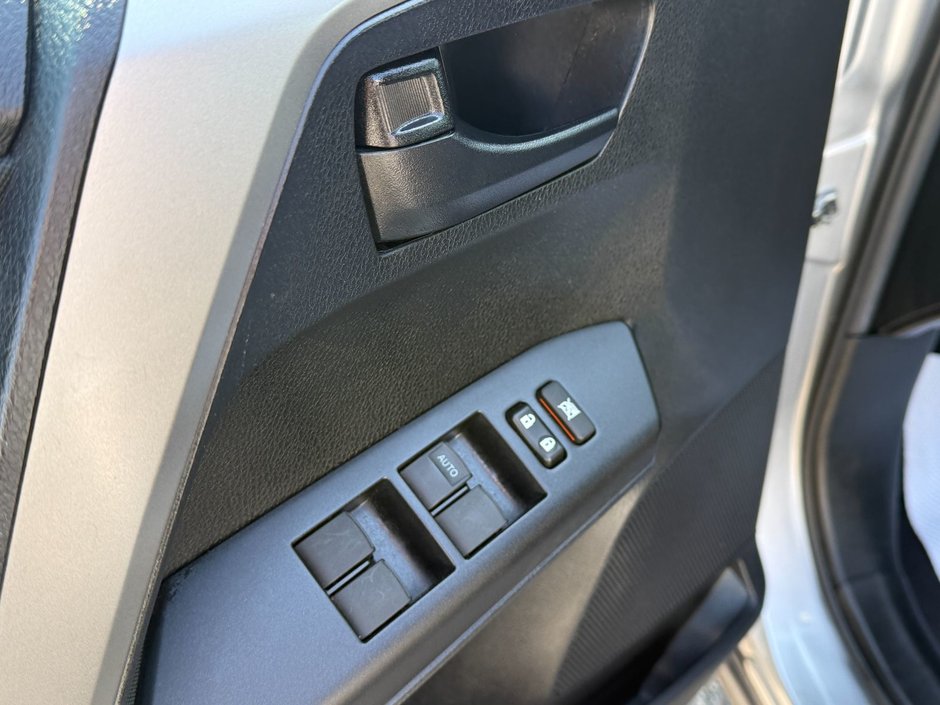 Toyota RAV4 LE 2018-11