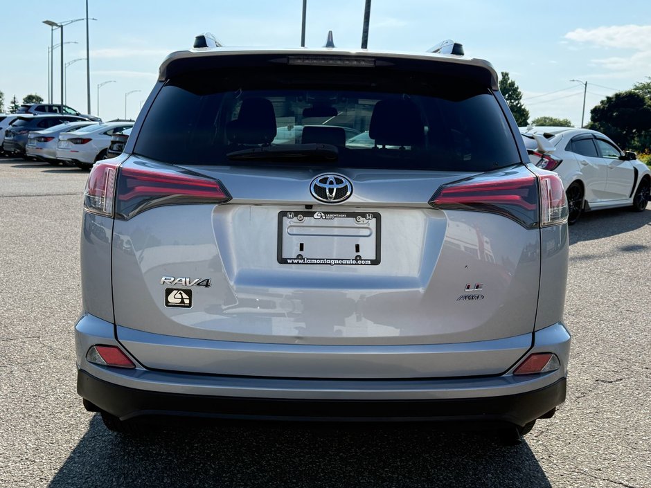 Toyota RAV4 LE 2018-5