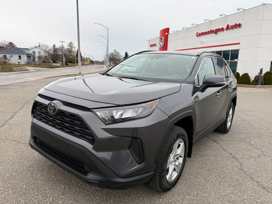 Toyota RAV4 LE 2019-0