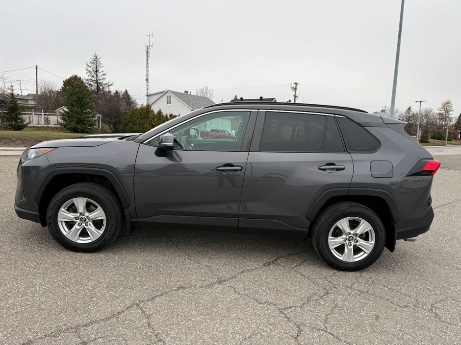 Toyota RAV4 LE 2019-9