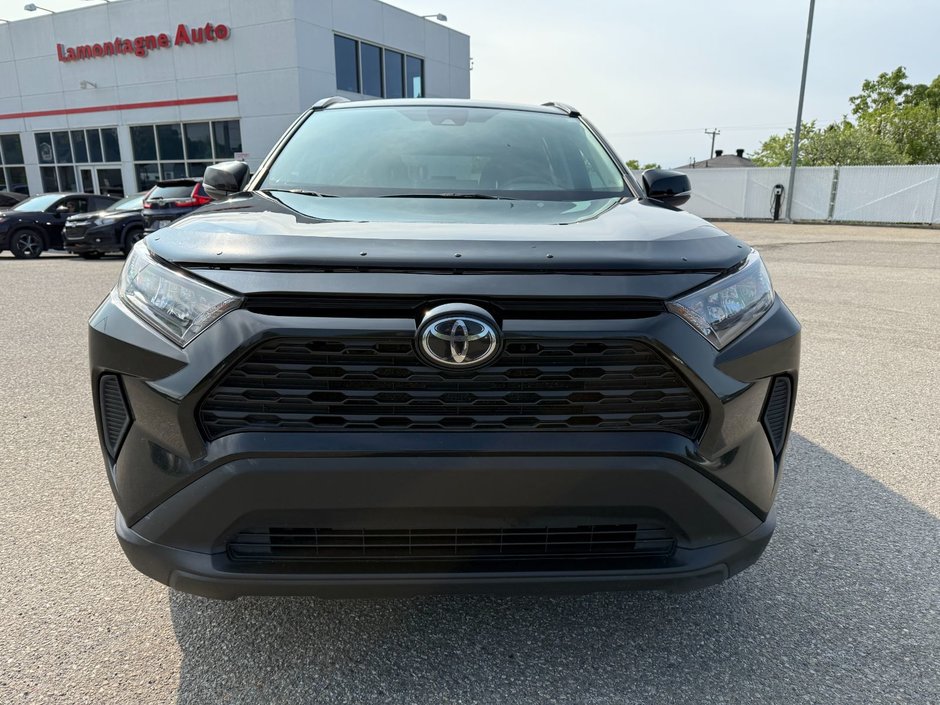 Toyota RAV4 LE 2020-1