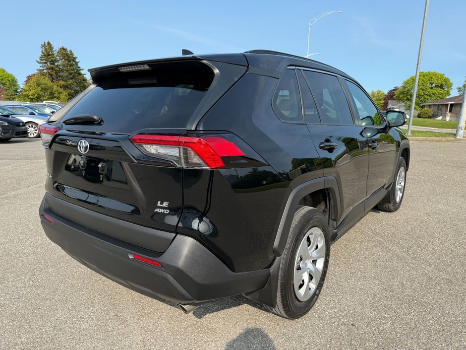 Toyota RAV4 LE 2020-5