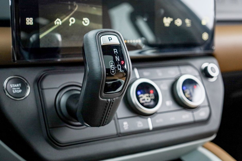 2026 Land Rover Defender 110 Mild Hybrid X-Dynamic SE-15