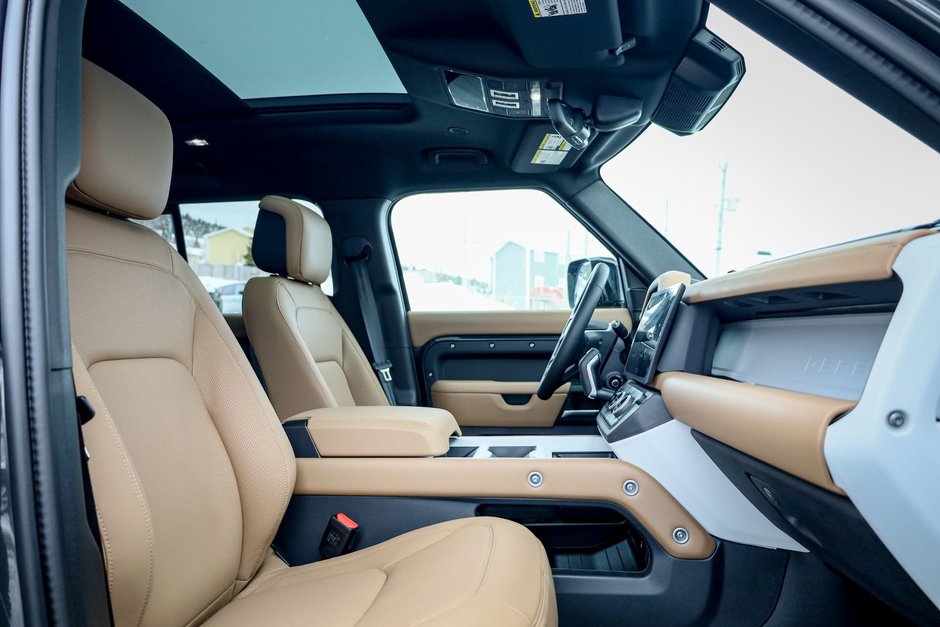 2026 Land Rover Defender 110 Mild Hybrid X-Dynamic SE-17