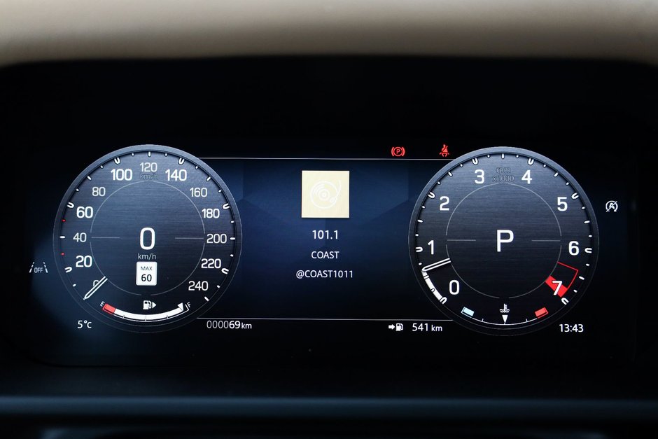 2026 Land Rover Defender 110 Mild Hybrid X-Dynamic SE-10