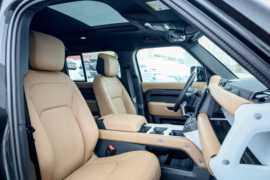 2026 Land Rover Defender 110 Mild Hybrid X-Dynamic SE-16