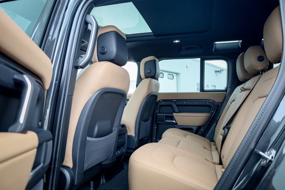 2026 Land Rover Defender 110 Mild Hybrid X-Dynamic SE-13