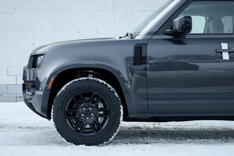 2026 Land Rover Defender 110 S-3