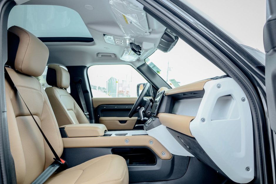 2026 Land Rover Defender 110 S-17